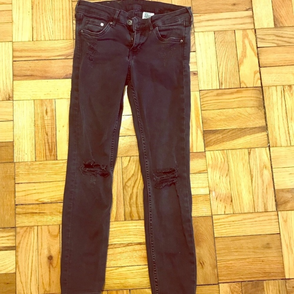 Black ripped skinny jeans